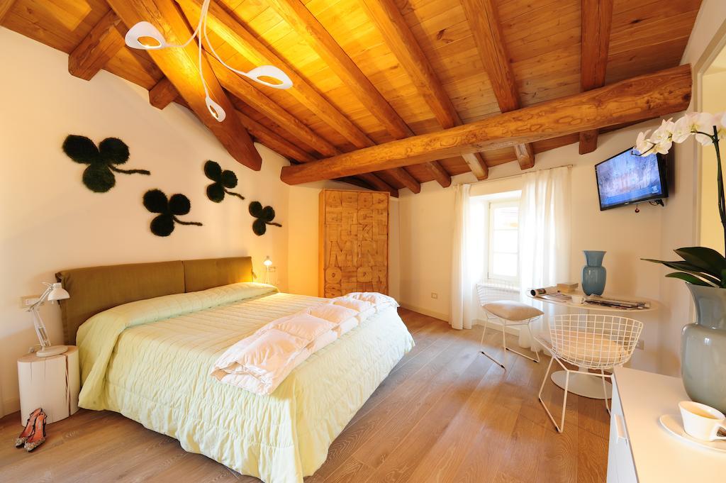 Locanda Al Castelletto Tremosine Rum bild